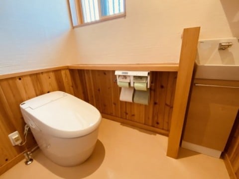 車椅子対応のトイレ